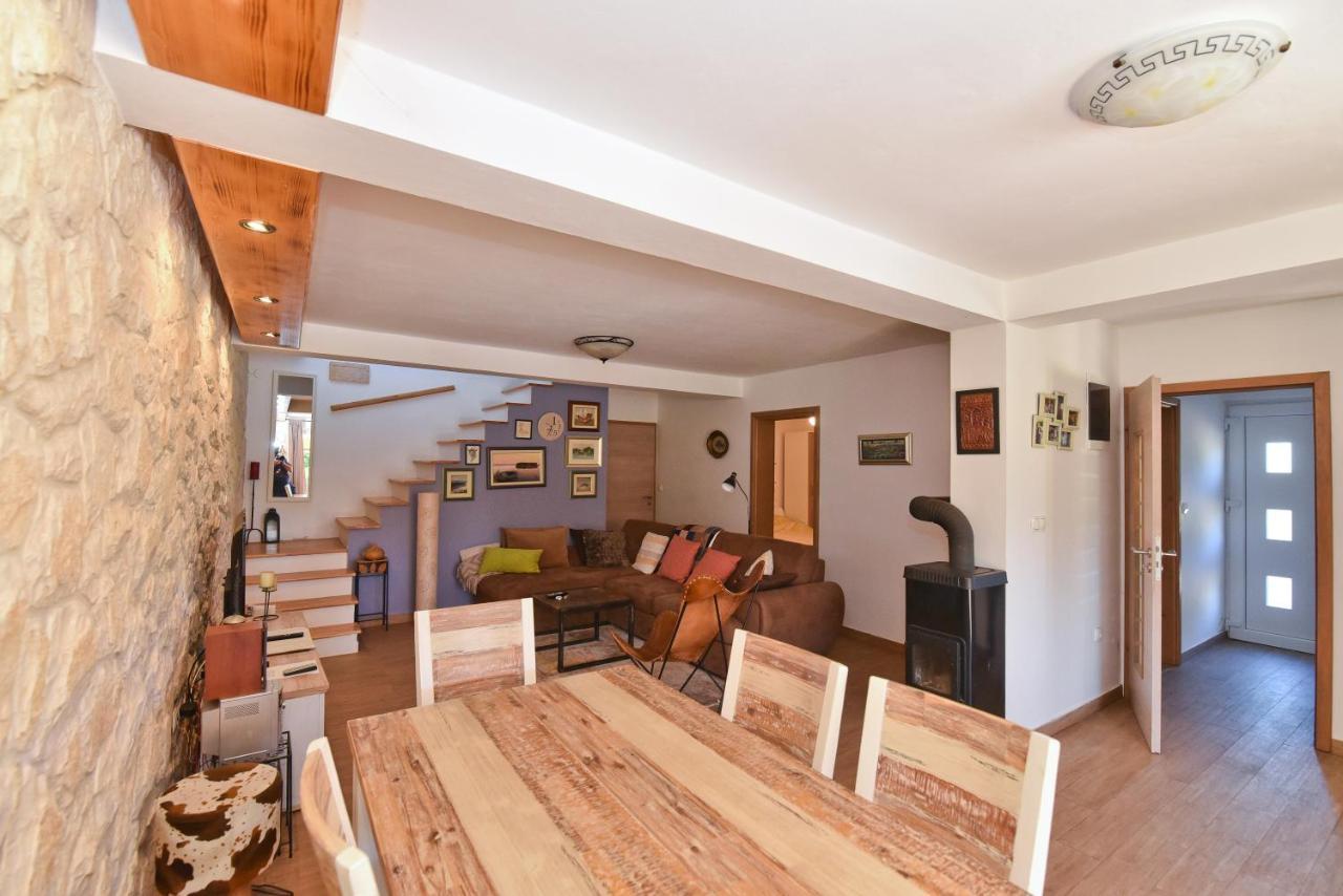 Holiday Home Taras Smilcic Eksteriør billede